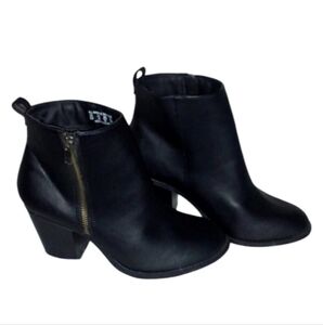 New attention black zip-up ankle boot.